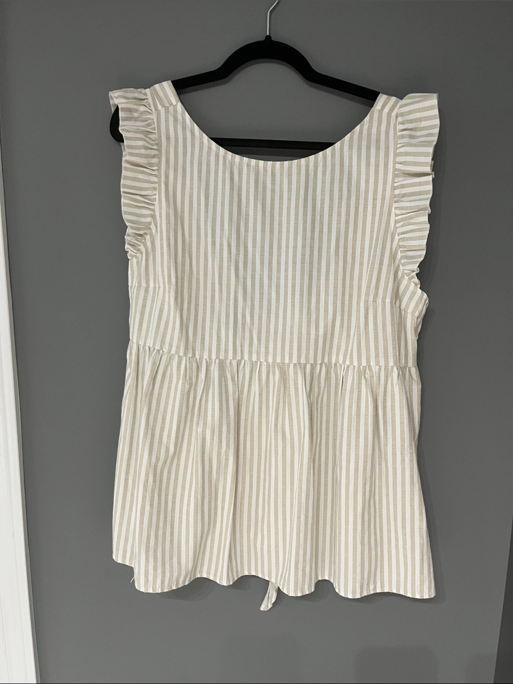 3/$15 Women’s Cream & White Striped Ruffle Sleeve Top
